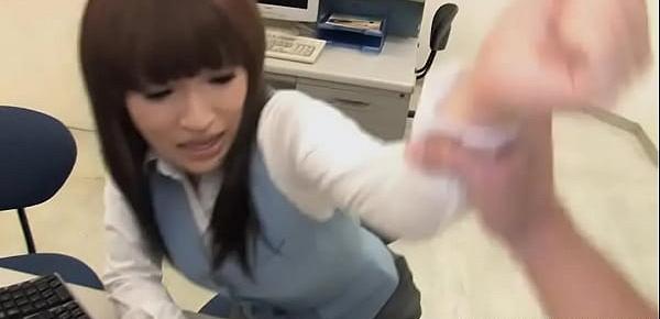  Office lady, Yukina Mori got fucked after experiencing some pain